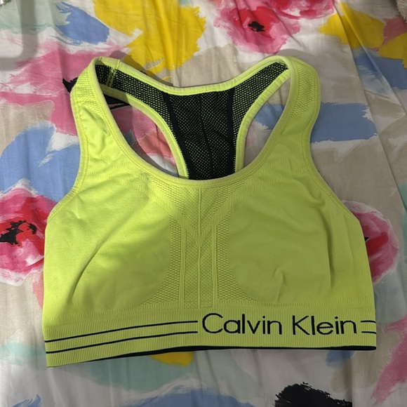 Sports bra - Picture 2 of 3